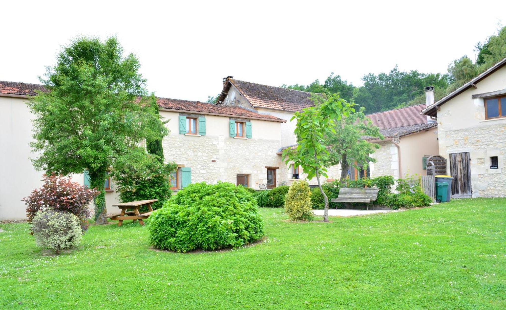 Gites Le Clos Du Verger Maurens  Екстериор снимка