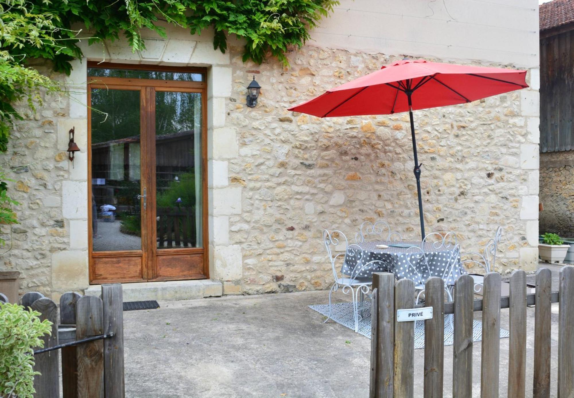 Gites Le Clos Du Verger Maurens  Екстериор снимка