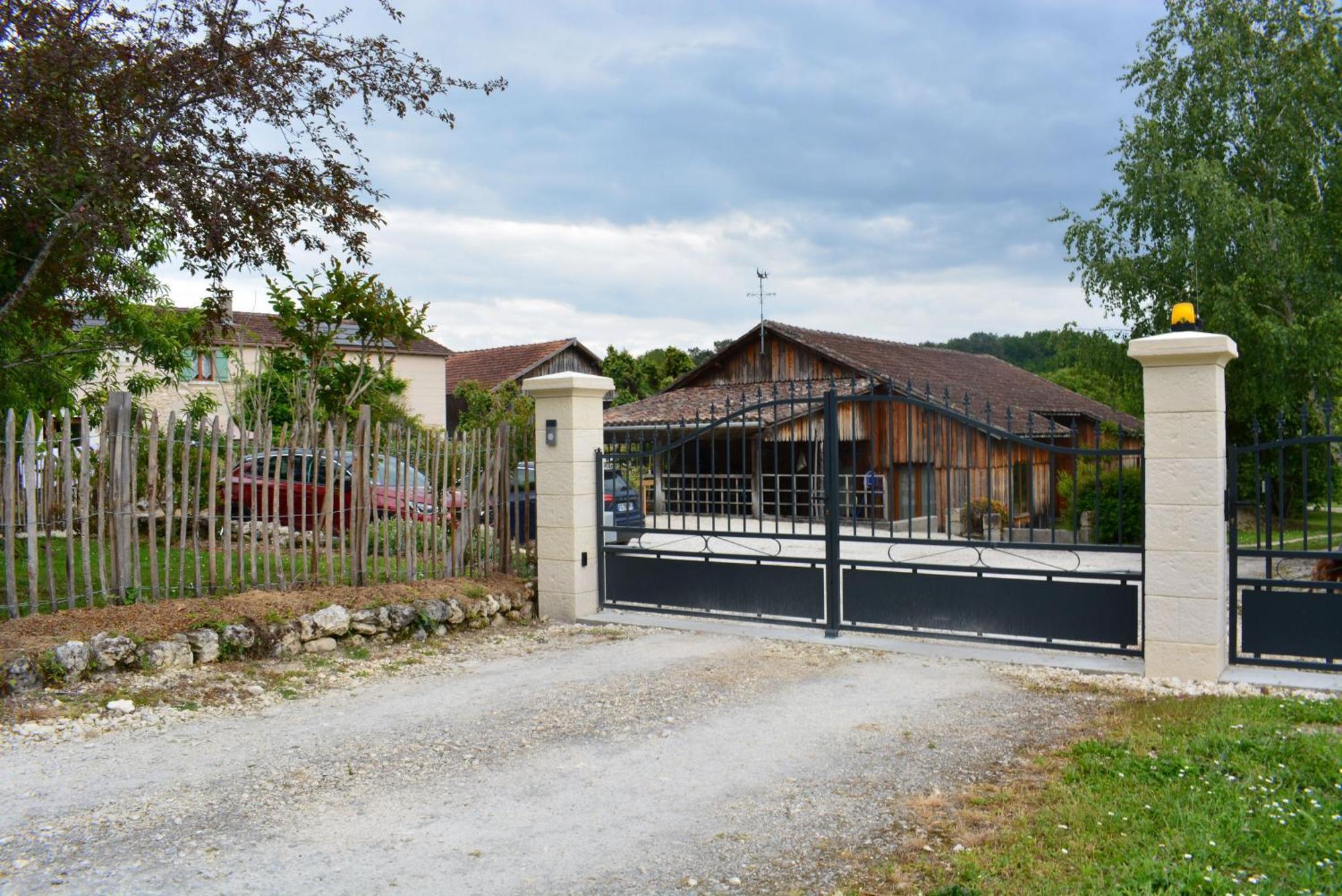 Gites Le Clos Du Verger Maurens  Екстериор снимка